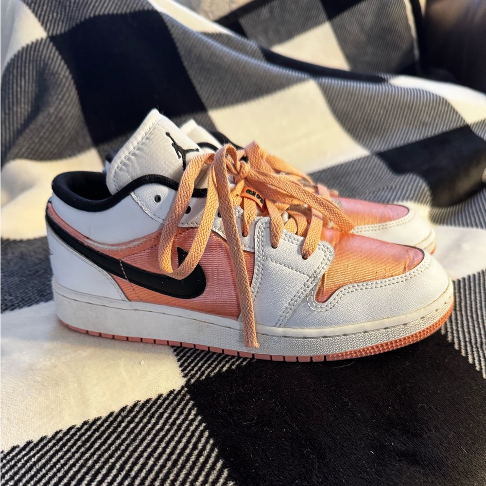 Kid's Air Jordan 1 Low GS "Light Madder Root" - Size 5.5 Youth
